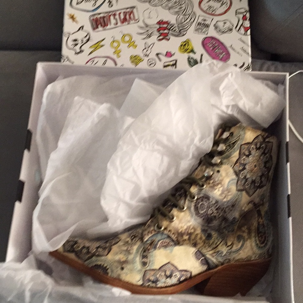 Jeffrey Campbell Grove Lace Up Western Boots - Picture 5 of 8